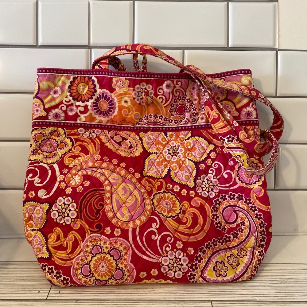 Vera Bradley Retired Pattern Raspberry Fizz Xl To… - image 1